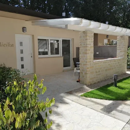 Tatil parkı Mimoza Bašanija