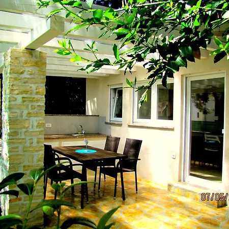 Mimoza Tatil parkı 3*